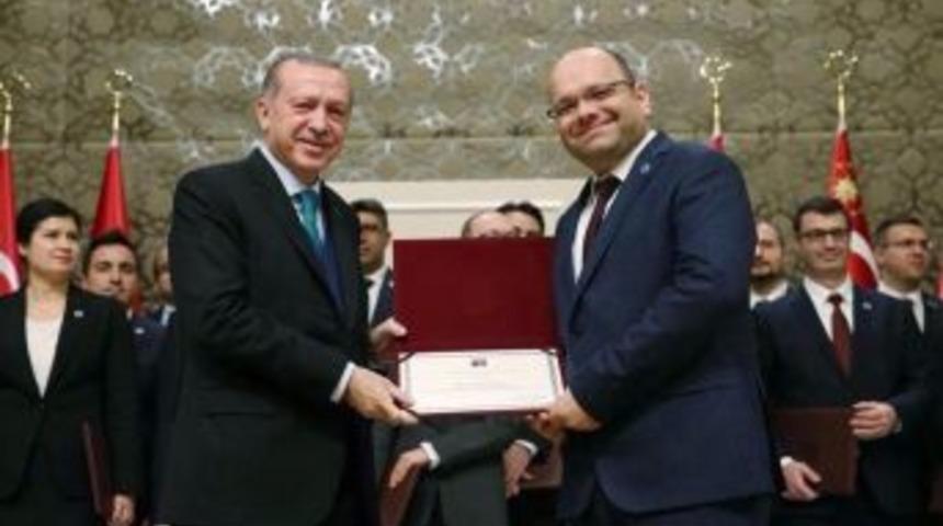 Ag&uuml; &Ouml;ğretim &Uuml;yesi Do&ccedil;. Dr. Mutlug&uuml;n&rsquo;e T&uuml;ba&rsquo;dan &Ouml;d&uuml;l