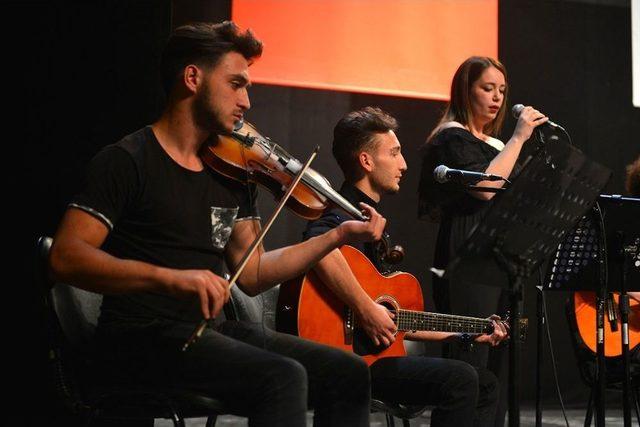 Sokak Müzisyenleri Maltepe’de Sahne Aldı