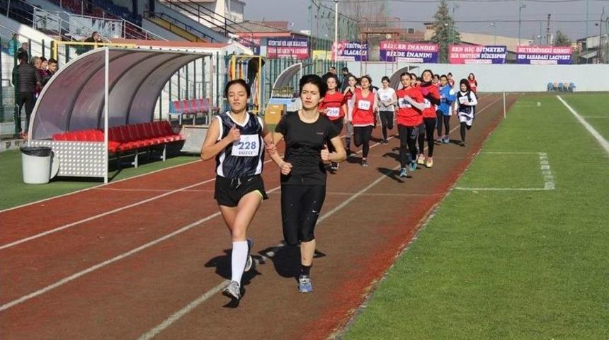 Kros M&uuml;sabakaları Nefes Kesti