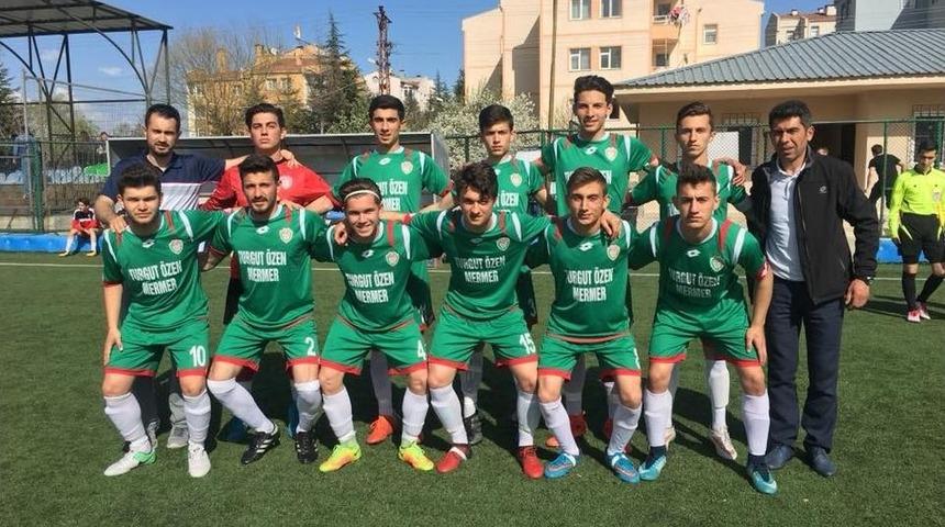 Başkan Şahin&rsquo;den Başarılı Futbolculara Tebrik