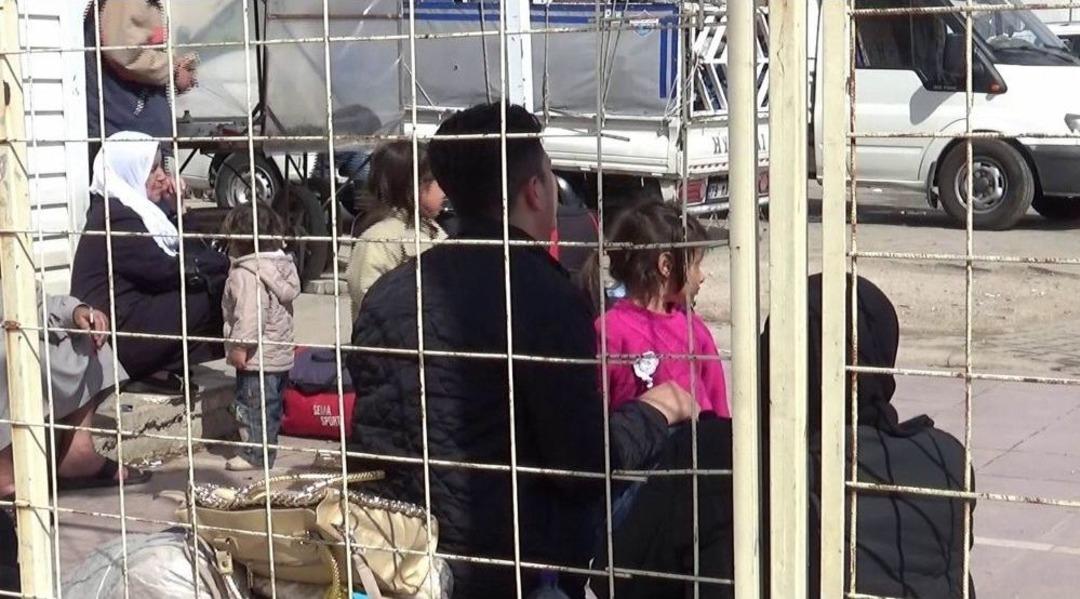 Suriyeliler Fırat Kalkanı Ve Zeytin Dalı Harekatlarıyla Ter&ouml;ristlerden Temizlenen B&ouml;lgelere Gidiyor