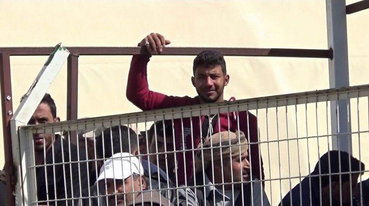 Suriyeliler Fırat Kalkanı Ve Zeytin Dalı Harekatlarıyla Teröristlerden Temizlenen Bölgelere Gidiyor G3