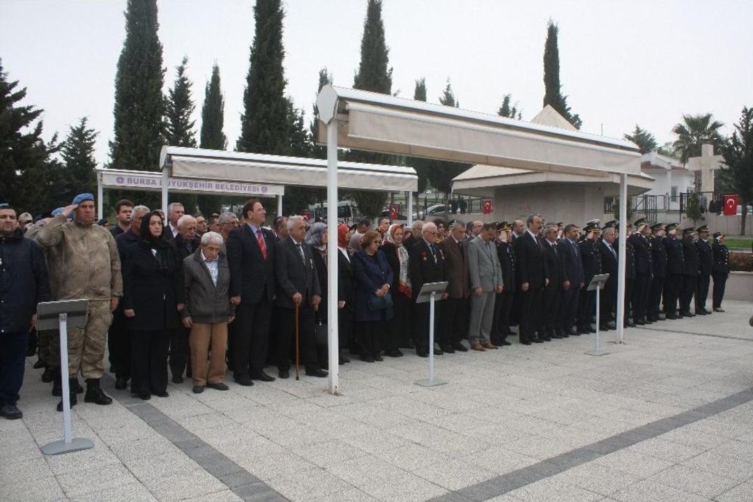 Bursa&rsquo;da Polislerden Şehitlik Ziyareti