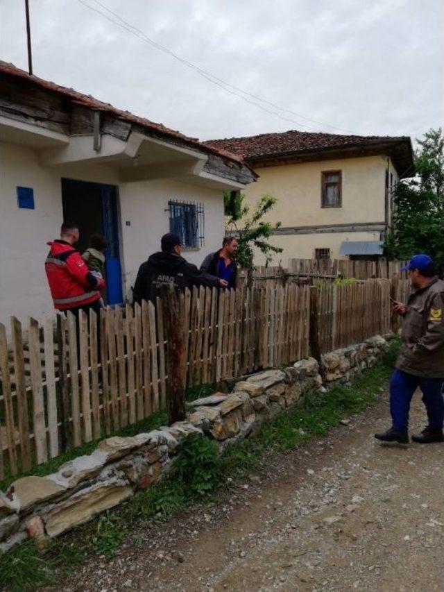 Ormanlık Alanda Kaybolan Yaşlı Kadın, Evinin Yakınlarında Bulundu