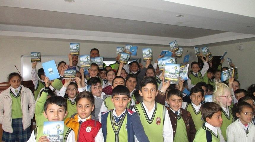 Hakkari Polisinden &Ccedil;ocuklara Trafik Eğitimi