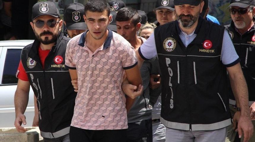 Eskişehir Narkotim Sokak Satıcılarının Ele Başını Yakaladı