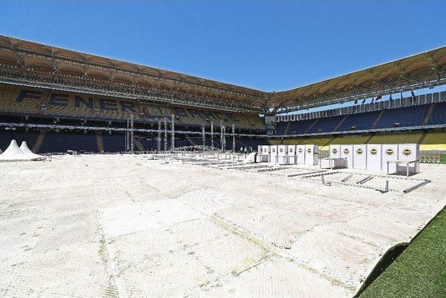 Ülker Stadı’nda Seçim Hazırlıkları Sürüyor