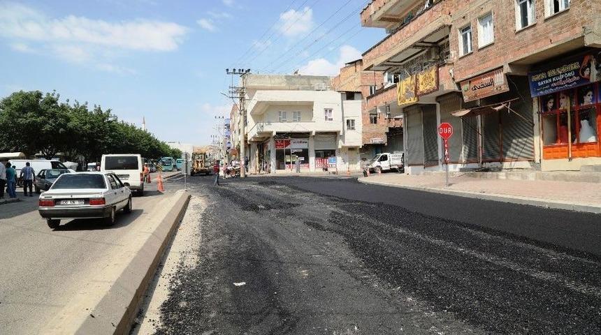 Eyy&uuml;biye&rsquo;de Asfaltlama &Ccedil;alışmaları S&uuml;r&uuml;yor