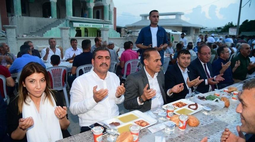 Başkan S&ouml;zl&uuml;, İftarını Solaklı Sakinleriyle Yaptı