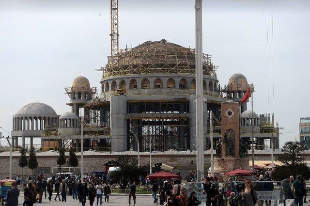 Taksim Camii’nde Sona Yaklaşılıyor