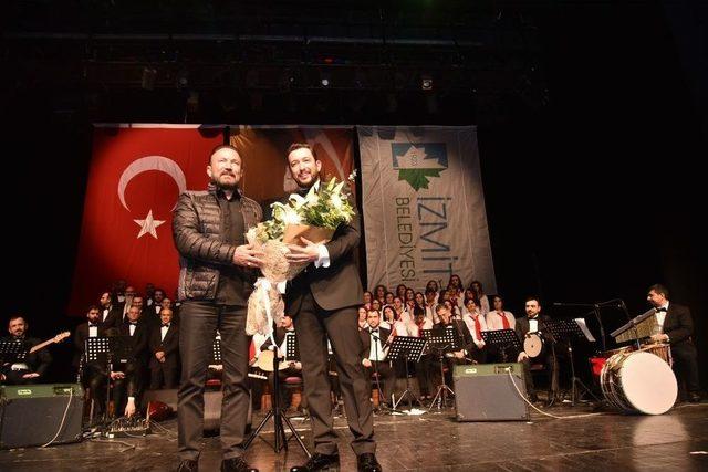 İzmit’te Türk Halk Müziği Konserine Büyük İlgi