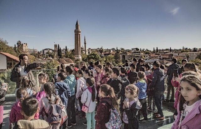 Büyükşehir’den Öğrencilere Kaleiçi Turu