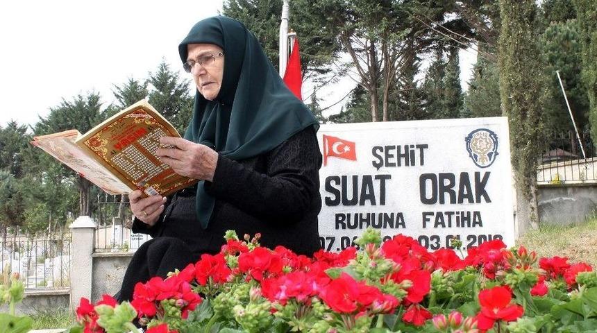 Yalova&rsquo;da Şehitler Mezarları Başında Anıldı