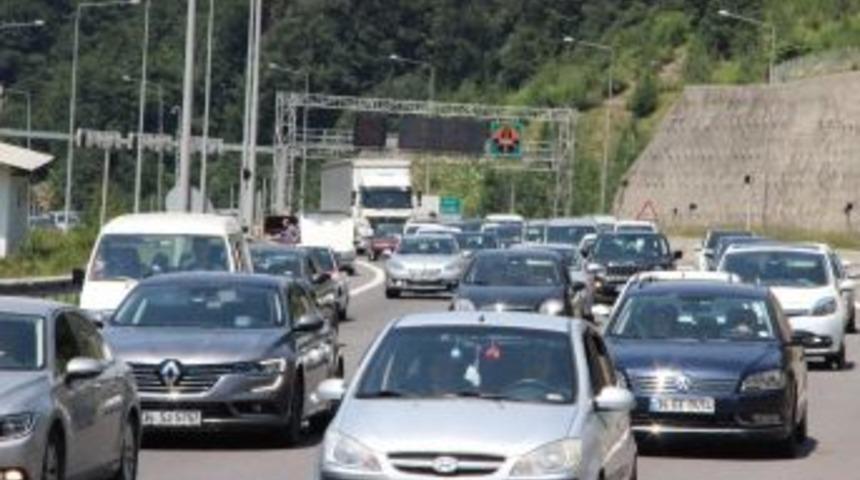 D&uuml;zce&rsquo;de Ara&ccedil; Sayısı 100 Bini Ge&ccedil;ti