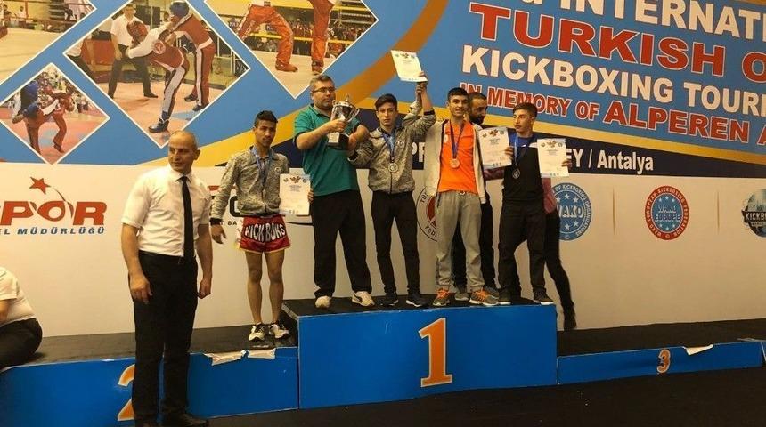 Haliliyeli Kick Boksculardan 4 Altın Madalya