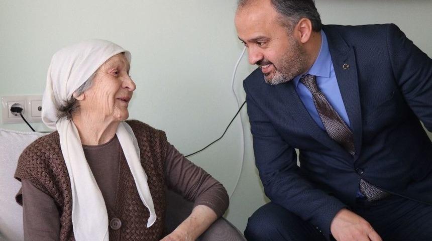 Aktaş&rsquo;tan Muhta&ccedil;lara Destek