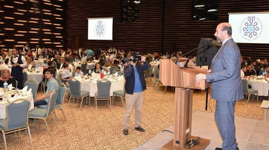 Başkan Pekyatırmacı, Mahalle Muhtarları Ve Mahalle Başkanlarıyla İftarda Buluştu