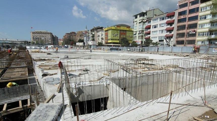 Kent Meydanı Ve Otopark Şekilleniyor