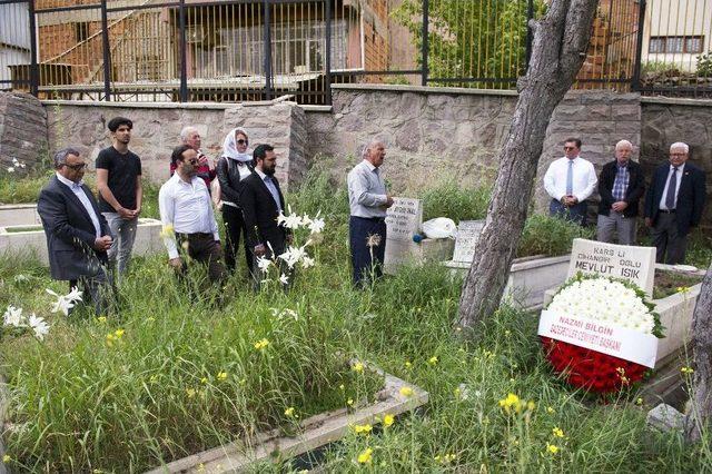 Gazeteci Mevlüt Işık, Mezarı Başında Anıldı