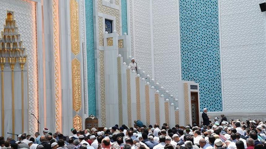 Diyanet İşleri Başkanı Erbaş, Ahmet Hamdi Akseki Camii&rsquo;nde Hutbe İrad Etti