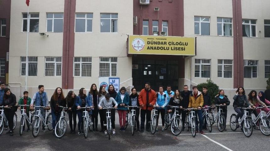 M&uuml;lteci &Ouml;ğrencilerle Birlikte Bisiklet S&uuml;rd&uuml;ler