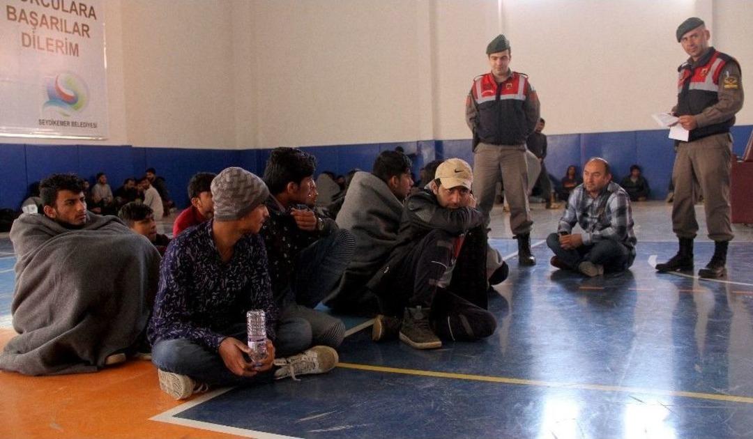 Muğla&rsquo;da 145 Ka&ccedil;ak G&ouml;&ccedil;men Yakalandı