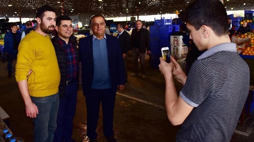 Kepez Belediye Başkanı Tütüncü, Pazar Esnafıyla Buluştu