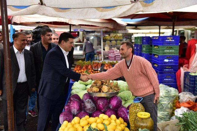 Kepez Belediye Başkanı Tütüncü, Pazar Esnafıyla Buluştu