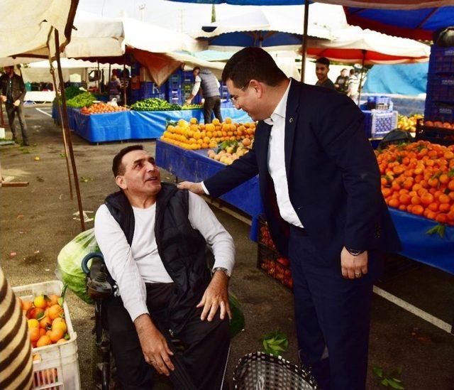 Kepez Belediye Başkanı Tütüncü, Pazar Esnafıyla Buluştu