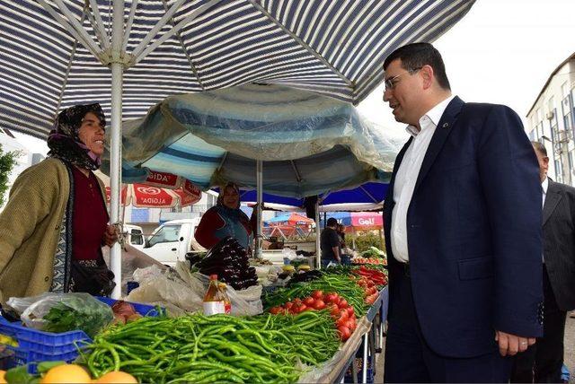 Kepez Belediye Başkanı Tütüncü, Pazar Esnafıyla Buluştu