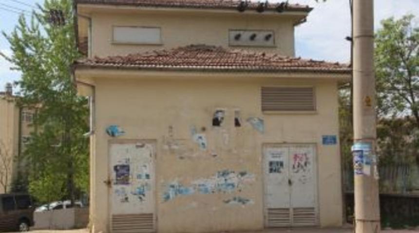 İş&ccedil;i Elektrik Akımına Kapıldı