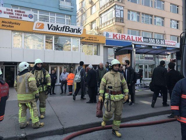 (özel) Mecidiyeköy’de İş Hanında Yangın Paniği