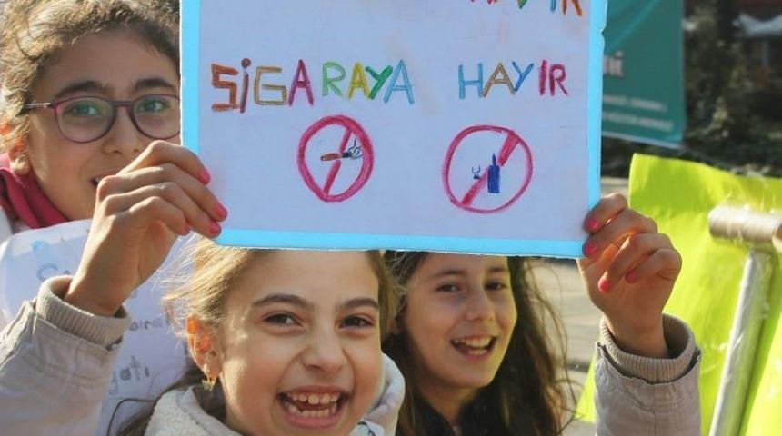 Denizli&rsquo;de &Ouml;ğrenciler &rsquo;bağımlılığa&rsquo; Karşı Y&uuml;r&uuml;d&uuml;