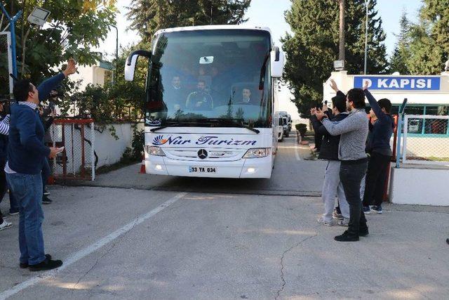 Fenerbahçe’ye Adana’da Sönük Karşılama