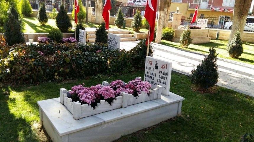 Kul&rsquo;daki Şehit Mezarları Bakıma Alındı