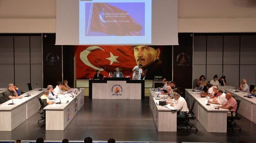 T&uuml;rkan Şoray&rsquo;ın Adı Muratpaşa&rsquo;da K&uuml;lt&uuml;r Merkezine Verildi