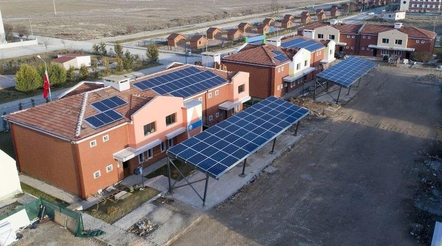 Yaşam K&ouml;y&uuml;&rsquo;ne G&uuml;neş Enerji Santrali Kuruldu