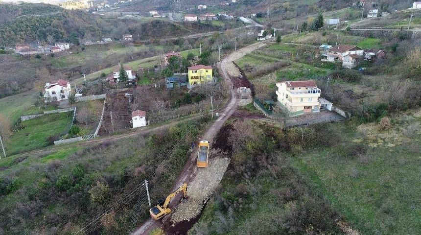 Başiskele&rsquo;de Yol Yapım &Ccedil;alışmaları S&uuml;r&uuml;yor