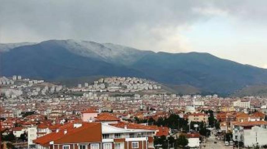 Beydağı&rsquo;nın Zirveleri Haziran Karıyla Beyazladı