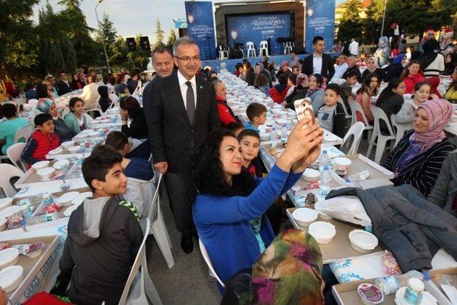 Gebze’de İftar Sofrası Yenikent Mahallesi’nde Kuruldu