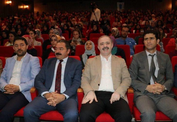 Tuşba’da ‘fikirler Konuşuyor’ Münazara Yarışması G2