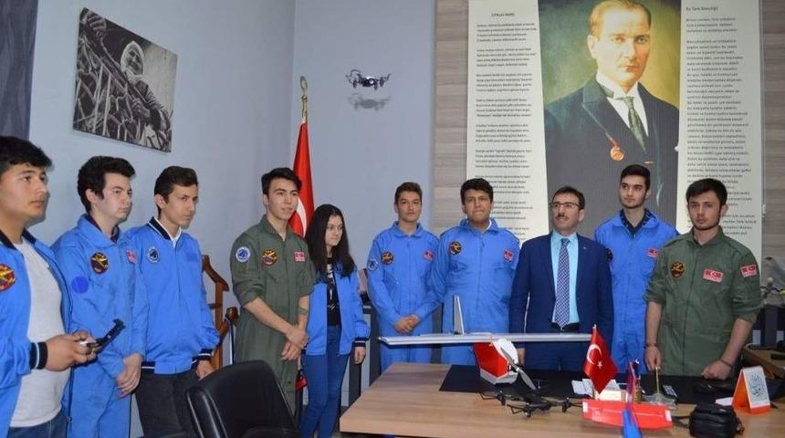 Gen&ccedil; Kanatlar U&ccedil;aklarını Tanıttı