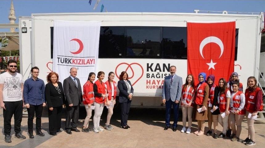 Başkan &Ccedil;er&ccedil;ioğlu&rsquo;ndan Kan Bağışı Kampanyasına Destek