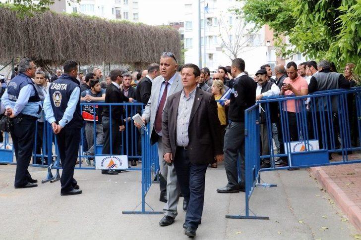 Daha Önce Yumrukların Konuştuğu İhale Sakin Başladı G4