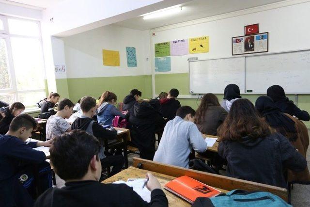 Başkan Alemdar Lgs’ye Girecek Öğrencilere Başarı Diledi