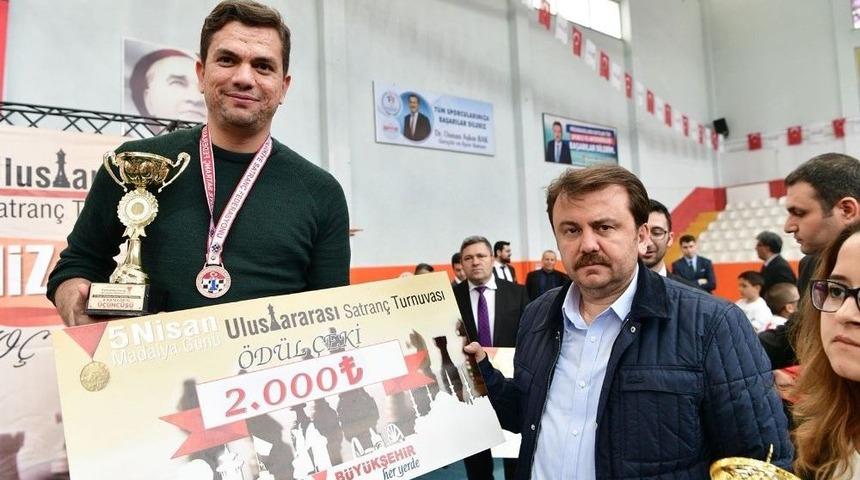 Uluslararası 5 Nisan Madalya G&uuml;n&uuml; Satran&ccedil; Turnuvası Sona Erdi