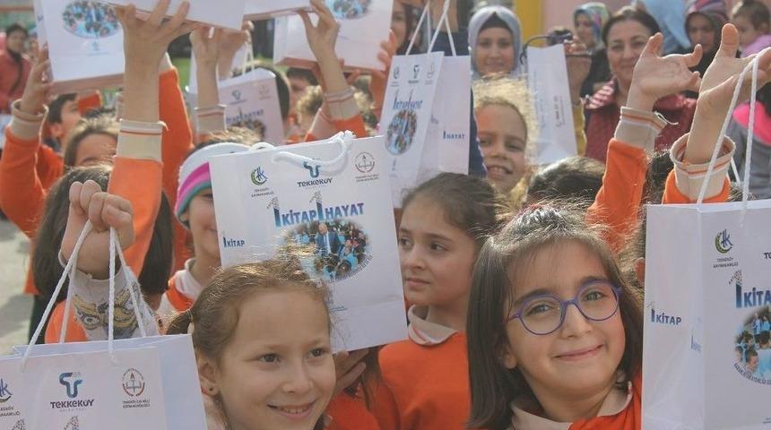 Tekkek&ouml;y&rsquo;de 30 Binin &Uuml;zerinde Kitap 10 Bin &Ouml;ğrenciyle Buluştu