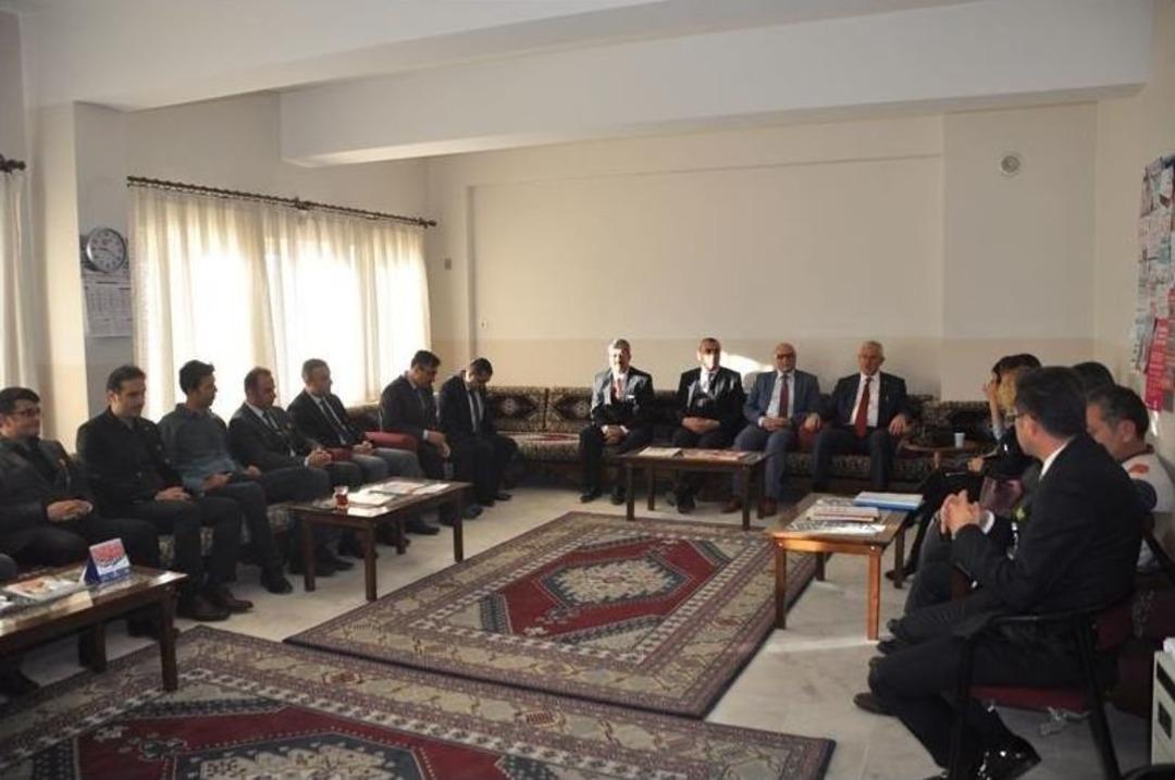 İl Milli Eğitim M&uuml;d&uuml;r&uuml; Elmalı &Ouml;ğrencilerle Bir Araya Geldi