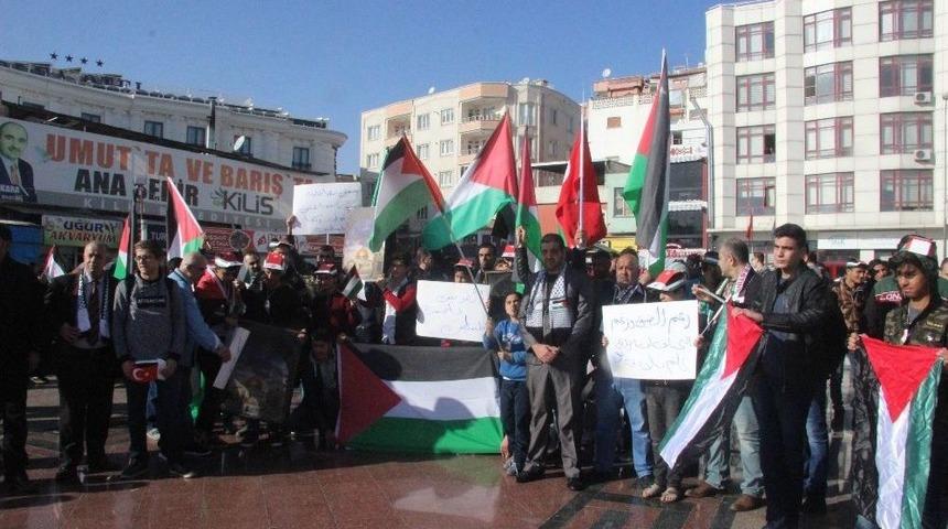 Kilis&rsquo;te Yaşayan Filistinliler İsrail İle Abd&rsquo;yi Protesto Etti