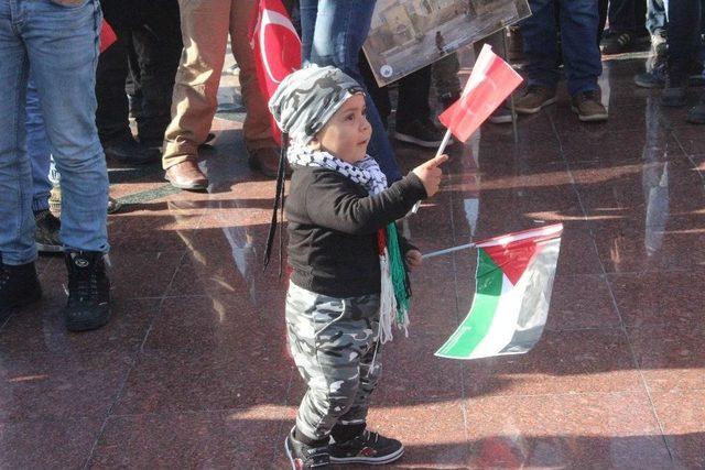 Kilis’te Yaşayan Filistinliler İsrail İle Abd’yi Protesto Etti